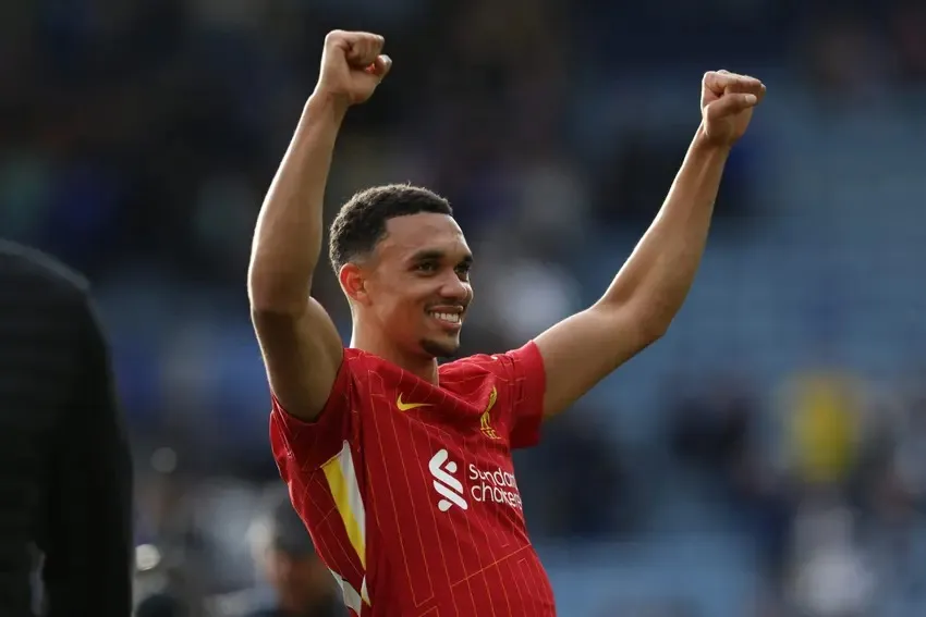 Alexander-Arnold venceu a Premier League 2024/25 com o Liverpool