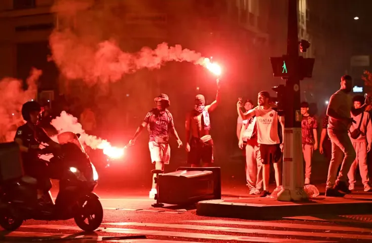 Torcedores do PSG comemoram o título da Champions League