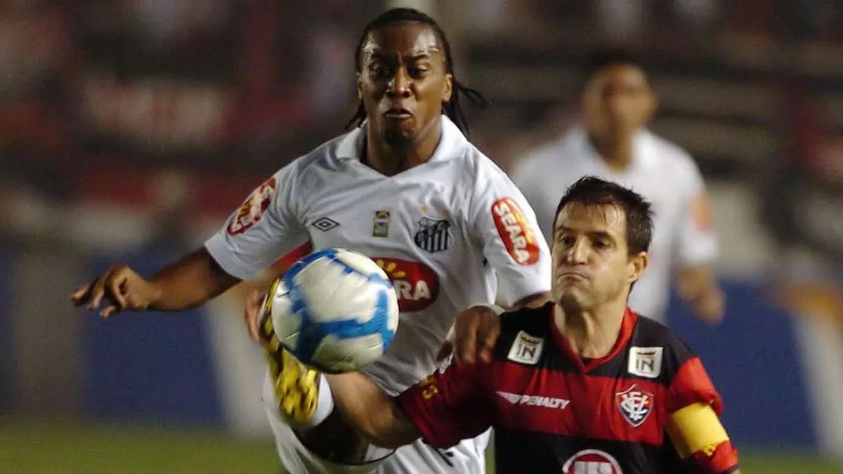 Arouca e Ramon Menezes durante a final da Copa do Brasil de 2010