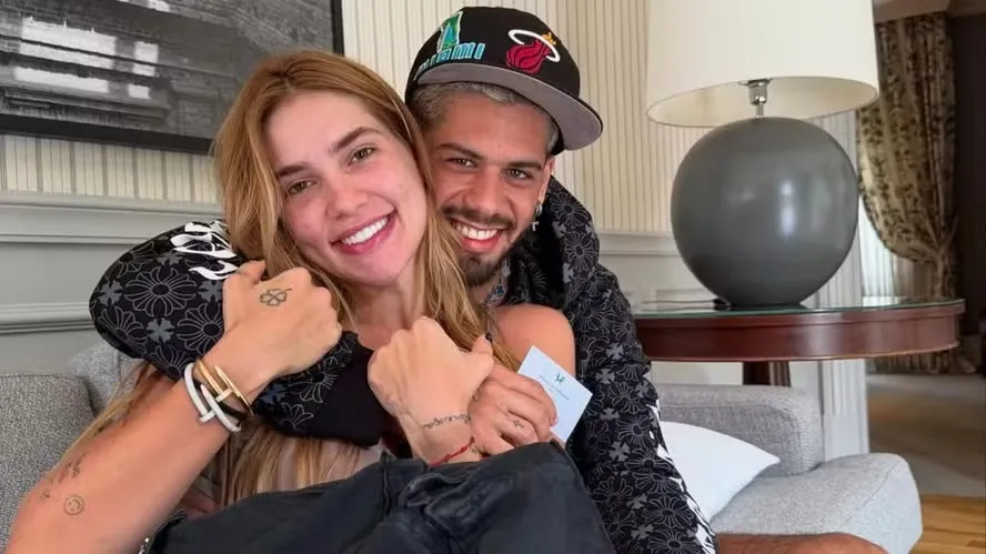 Os dois anunciaram o término nas redes sociais