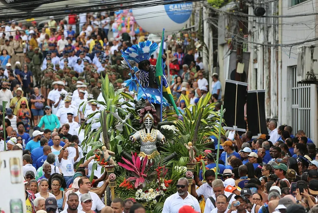 Tradicional desfile do 2 de Julho