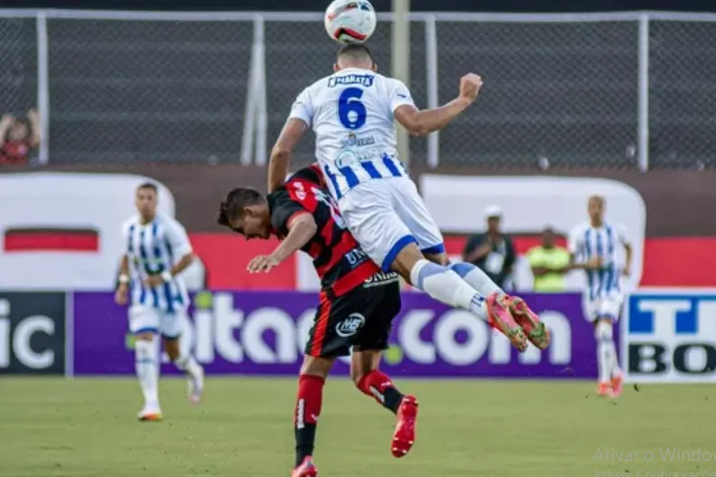 O Vitória enfrenta o Confiança nesta terça-feira pelas quartas da Copa do Nordeste, sem poder contar com os novos reforços e com elenco desfalcado.