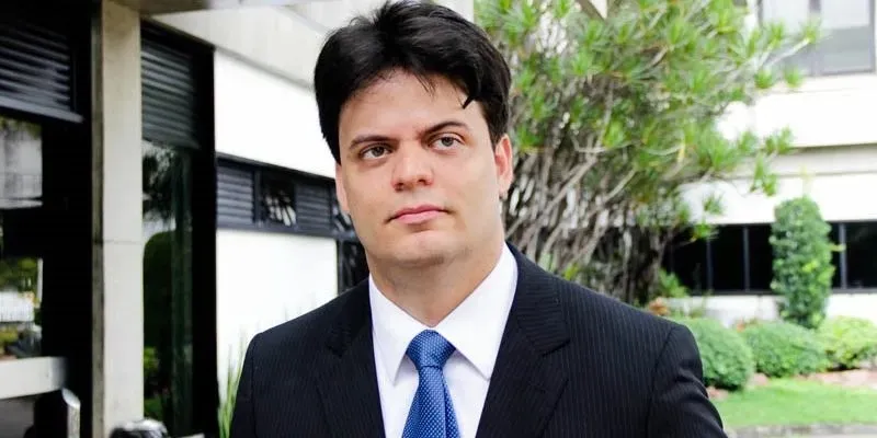 Professor e advogado Daniel Keller