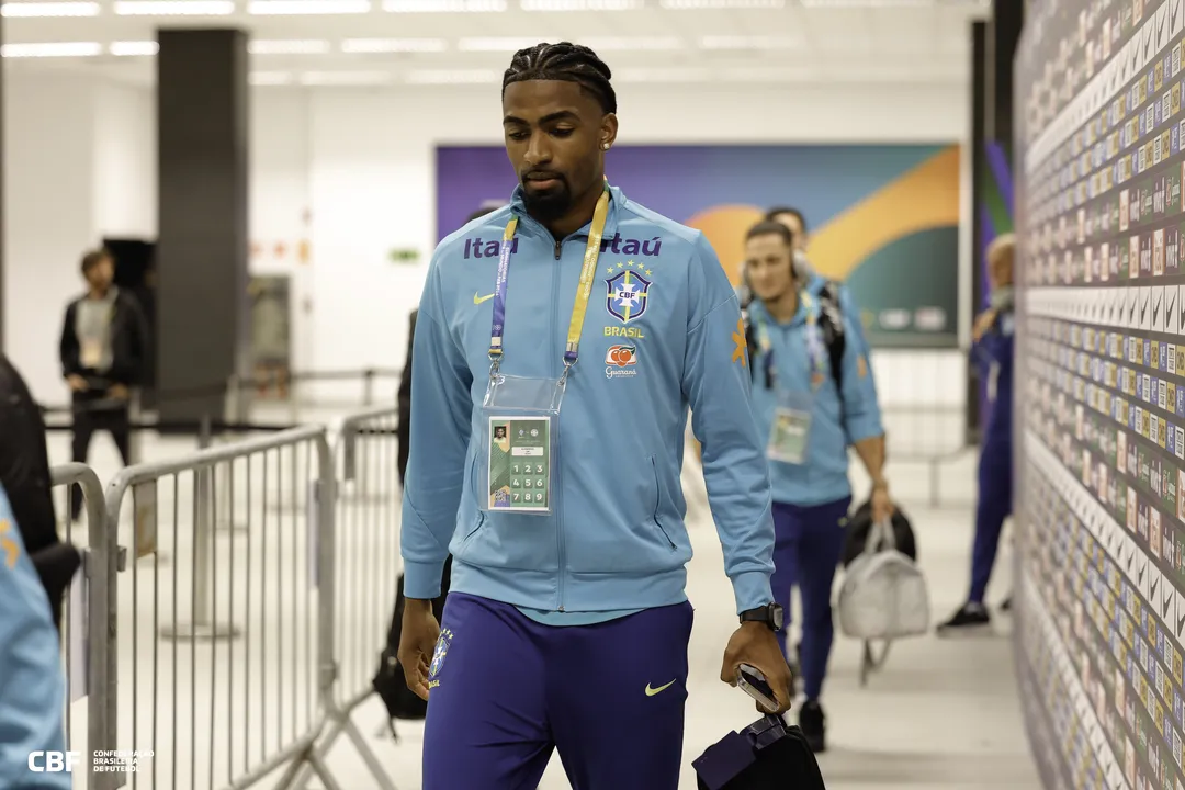 Alexsandro Ribeiro na zona mista da Neo Química Arena