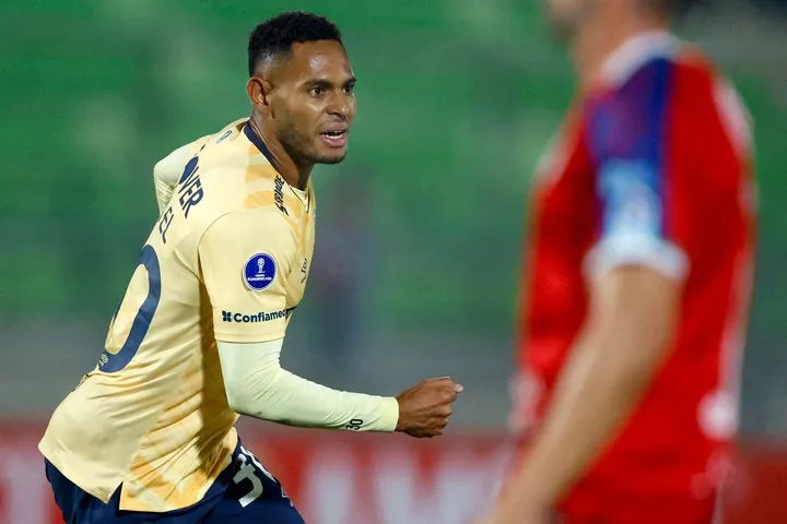 Ismael Díaz é alvo do Vitória