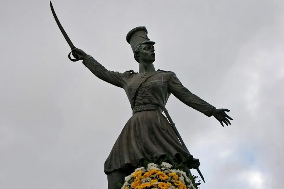 Maria Quitéria é uma das principais heroínas da Independência do Brasil na Bahia, ganhando estátua no Largo do Campo Grande