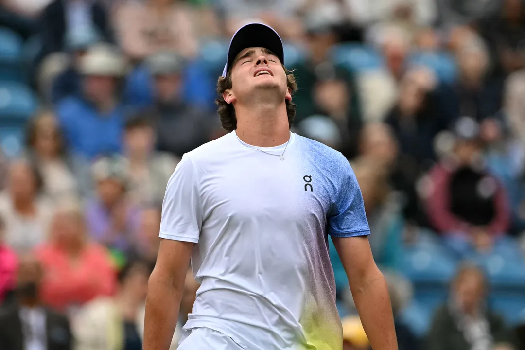 João Fonseca joga bem, mas se despede do ATP de Eastbourne