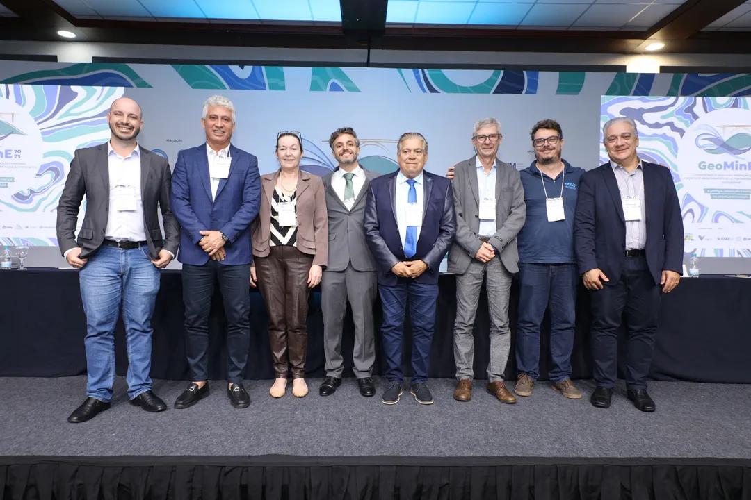 Integrantes da Companhia Baiana de Pesquisa Mineral (CBPM)