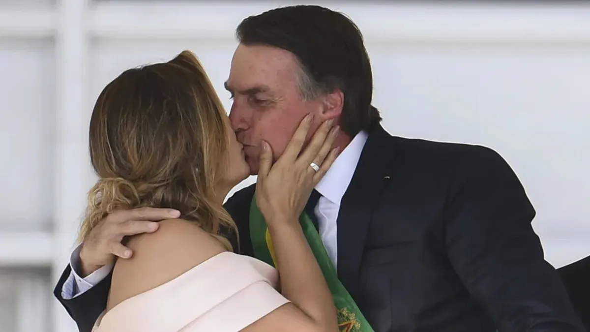 Bolsonaro e Michelle durante a posse presidencial