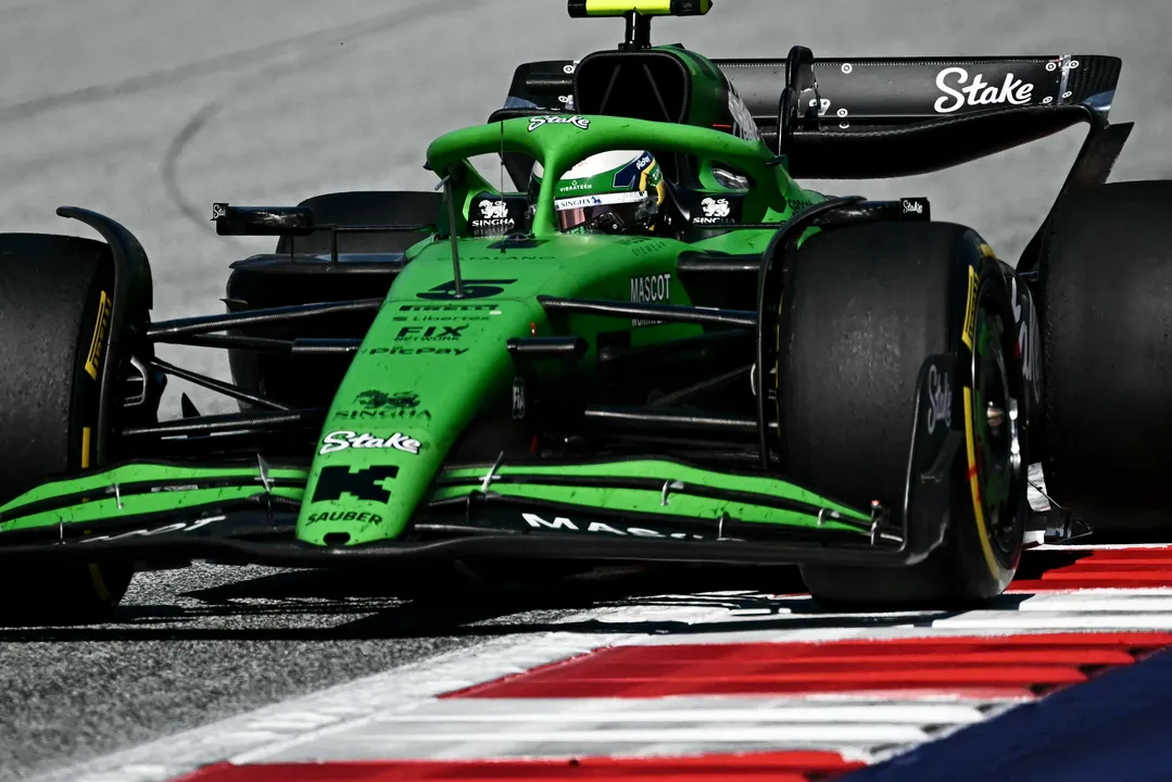 Gabriel Bortoleto termina o GP da Áustria em 8º e encerra jejum brasileiro de pontos na Fórmula 1. Jovem da Sauber é eleito Piloto do Dia pela torcida.