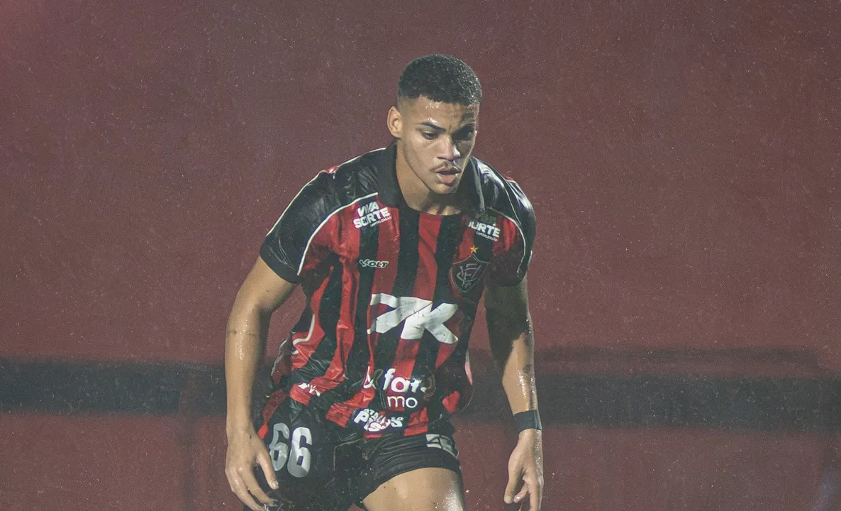 Maykon Jesus, lateral-esquerdo do Vitória