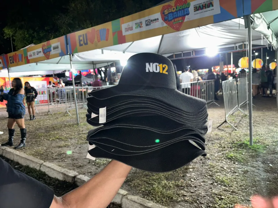 Natanzinho Lima cria tendência com seu chapéu