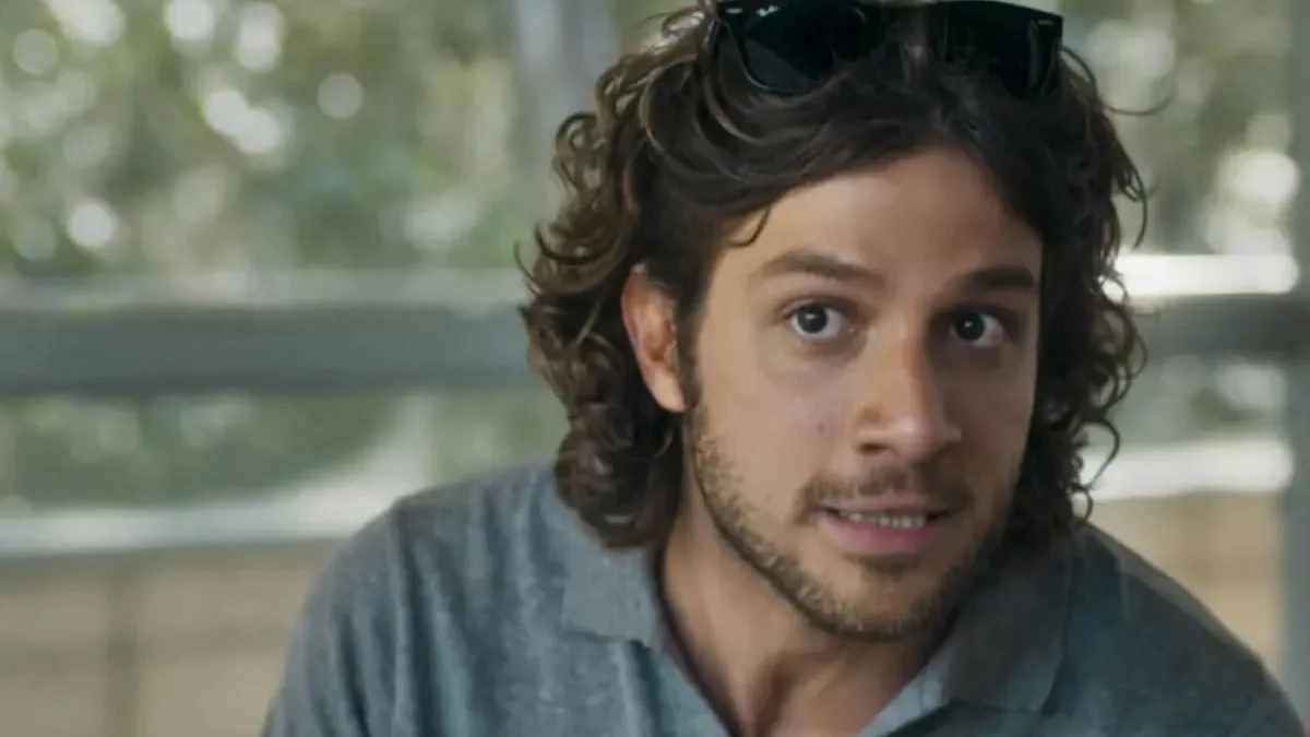 Chay Suede é alvo de fraude
