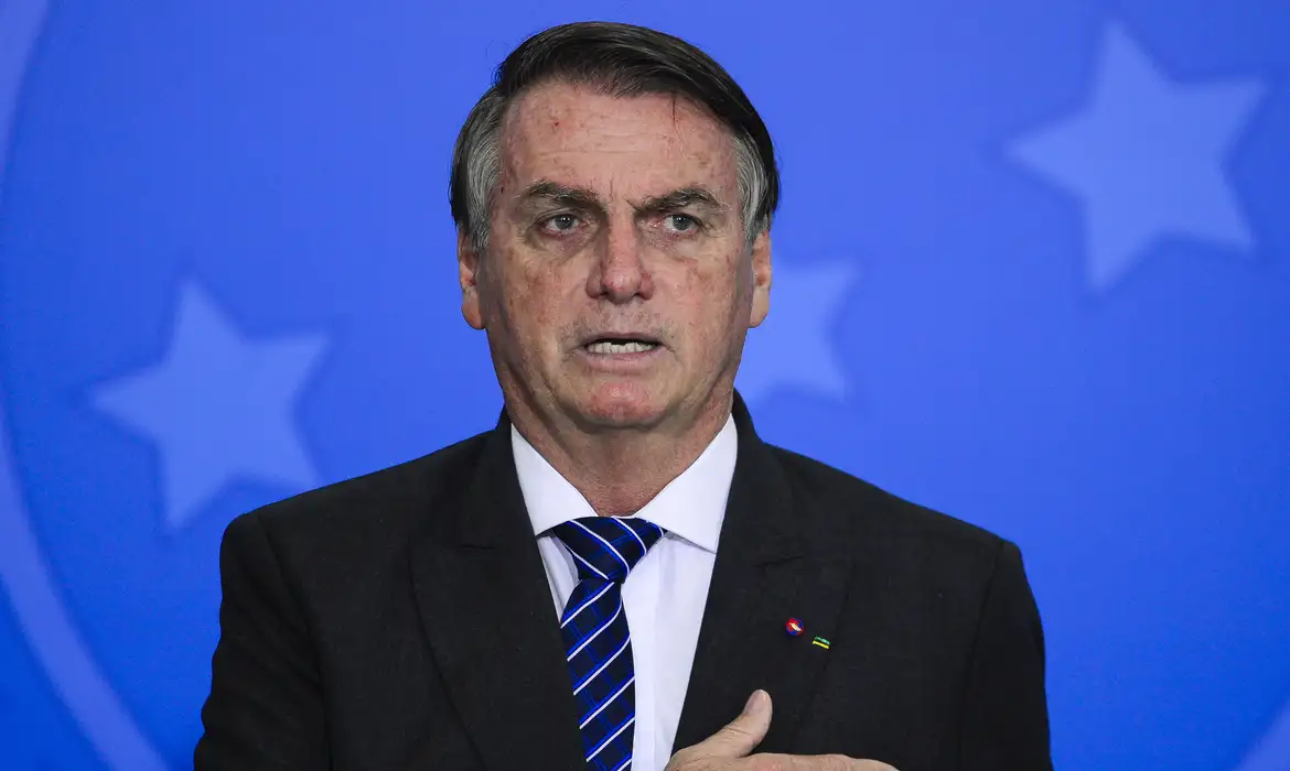 Intensa esofagite e gastrite moderada devem afastar Bolsonaro de eventos públicos nas próximas semanas