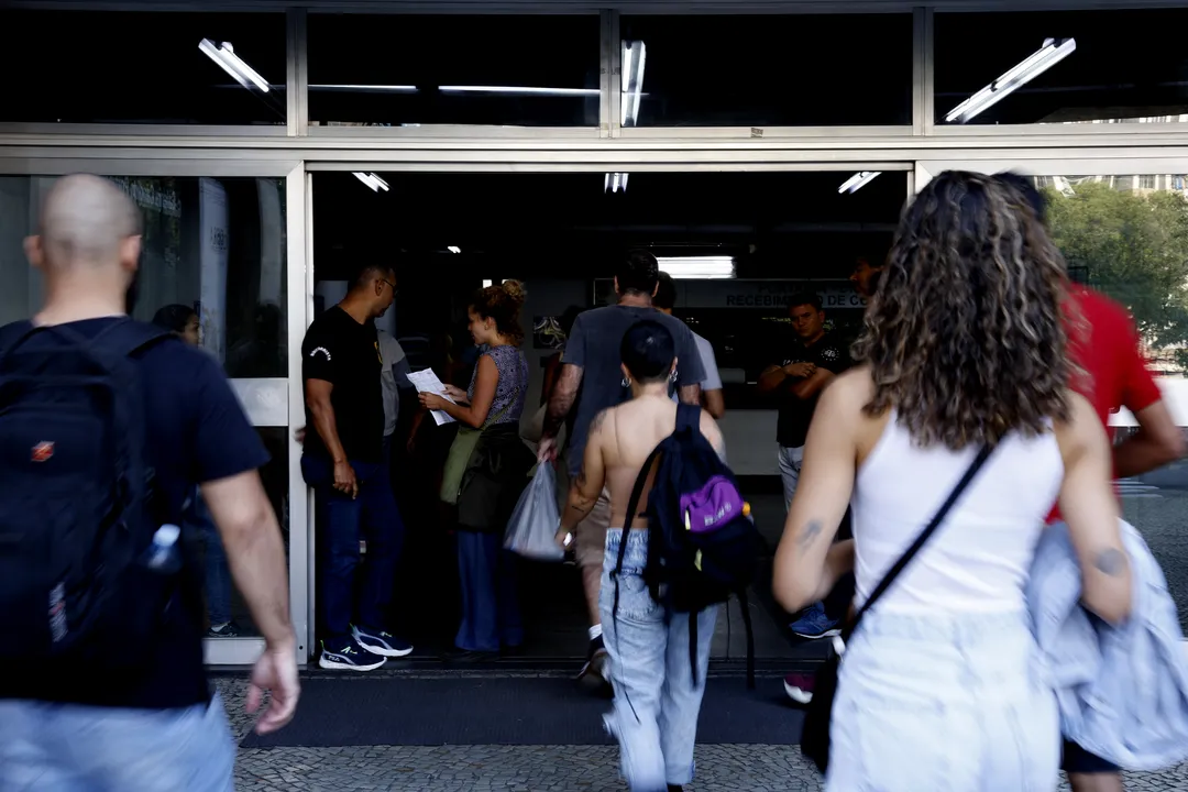 Concursos abertos em junho vão das áreas federais, de segurança a jurídica