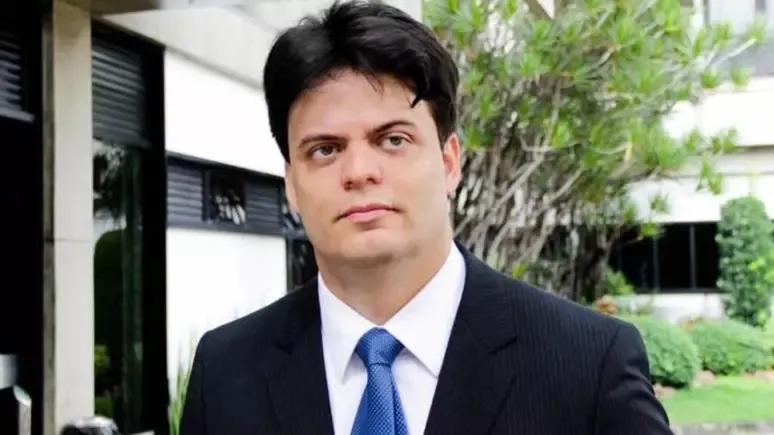 Advogado criminalista e professor universitário, Daniel Keller
