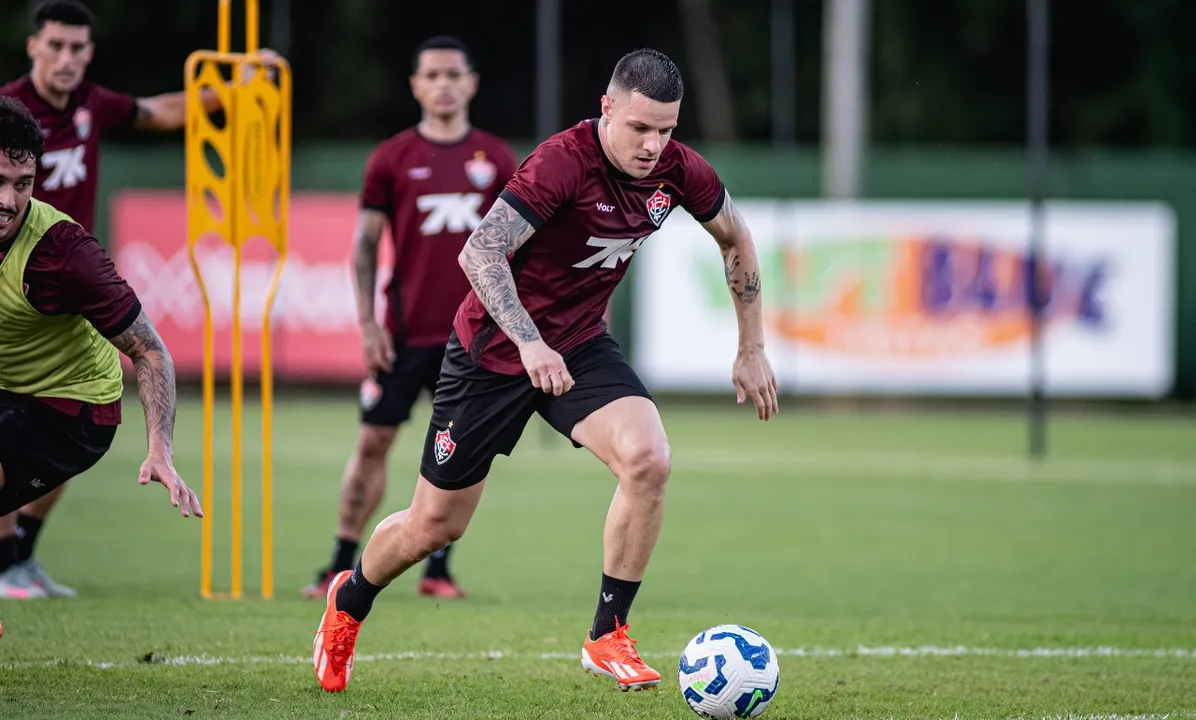 Renato Kayzer durante o treino desta segunda-feira