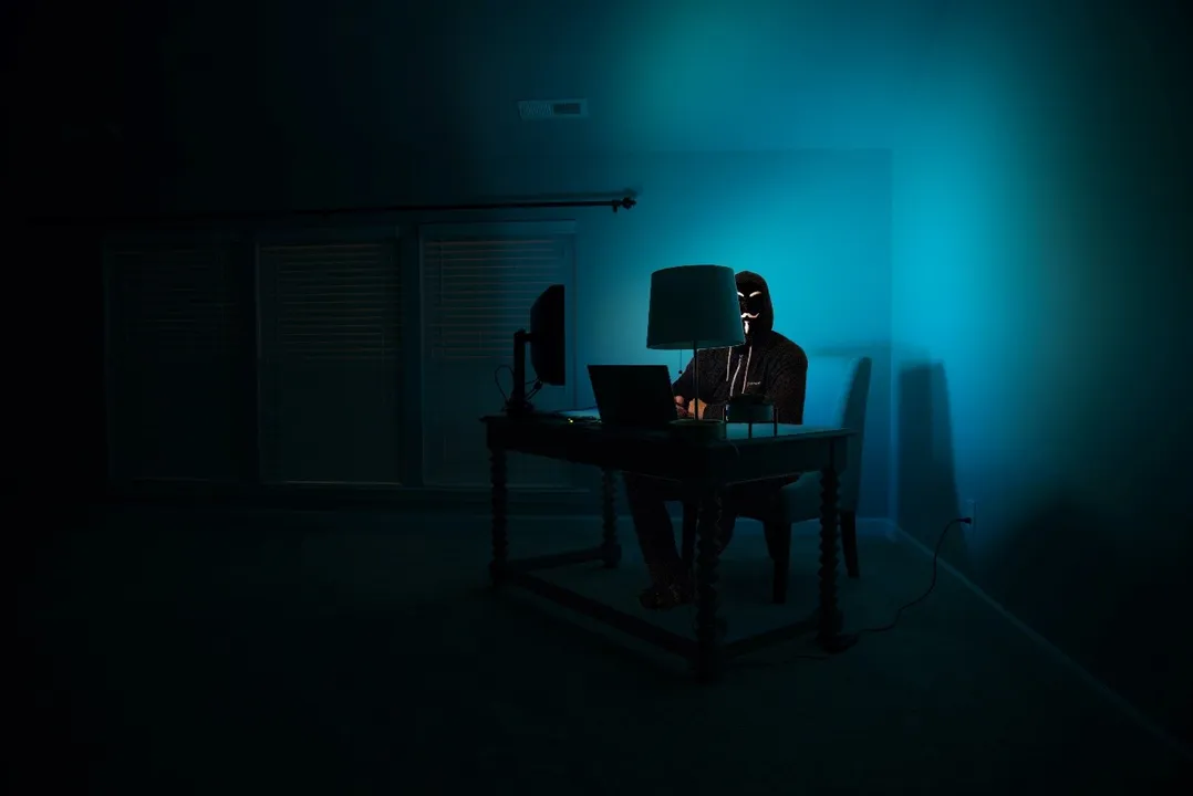 Deep Web  engloba todas as páginas da web que os mecanismos de busca não conseguem identificar