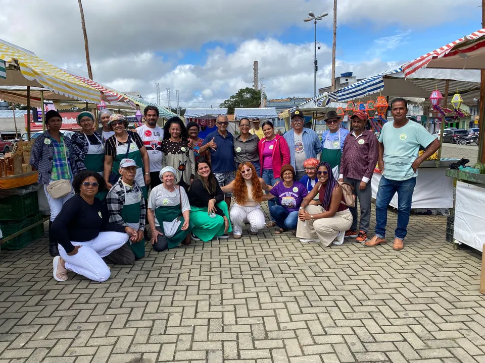 ‘Descomplicando a Sustentabilidade’ visita feira agroecológica em Maracás