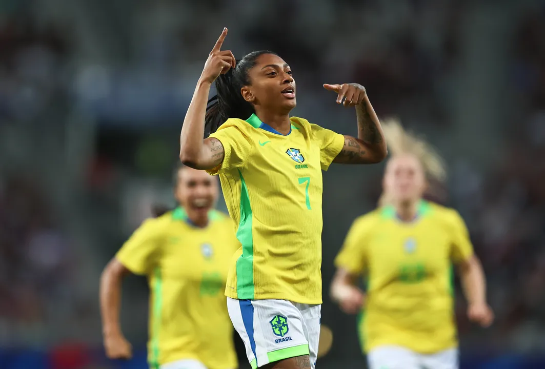 Kerolin marcou um gol, deu assistência e protagonizou outros belos lances