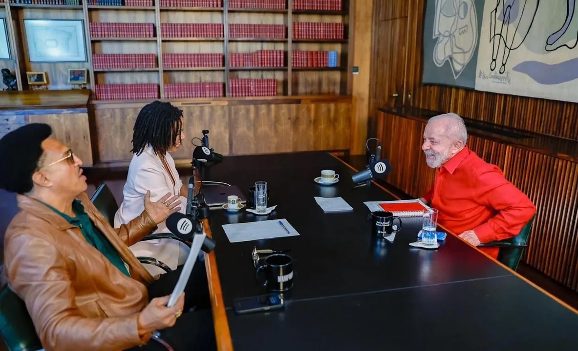 Lula participou do podcast "Mano a Mano" apresentado pelo rapper Mano Brown