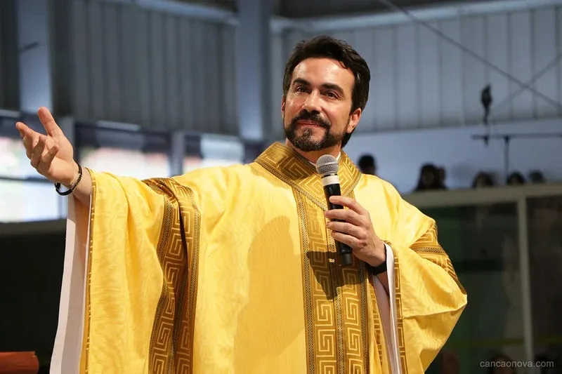 Fábio de Melo é denunciado ao Vaticano após polêmica