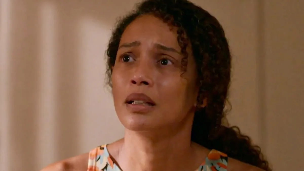 Raquel tenta reatar com Ivan