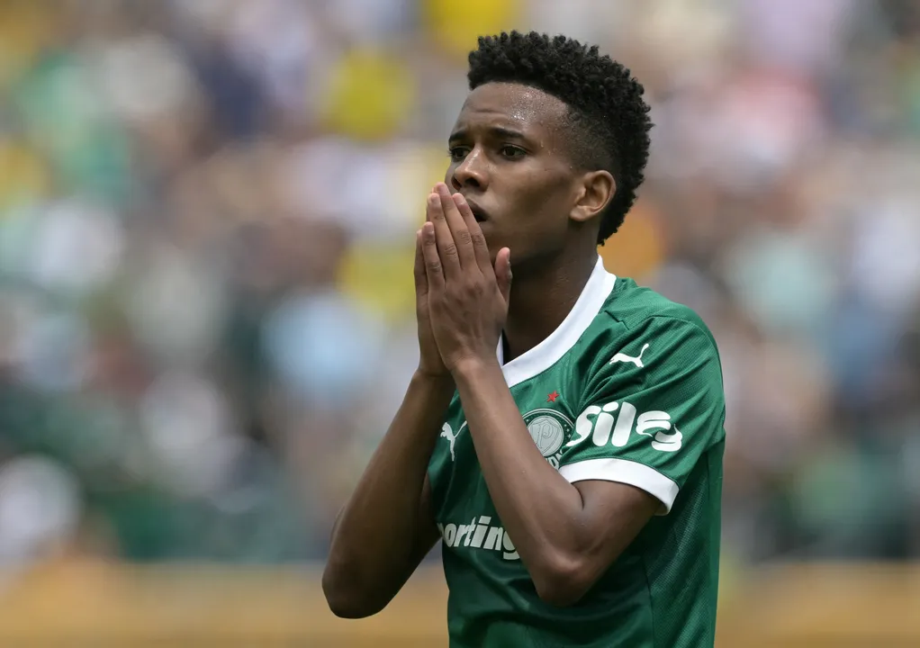 Estêvão vive dilema entre Chelsea e Palmeiras no Mundial