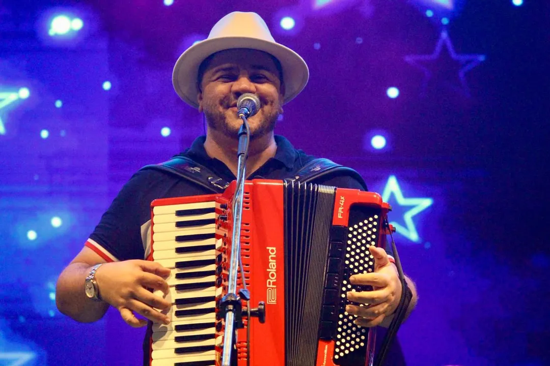 O cantor Fábio Carneirinho