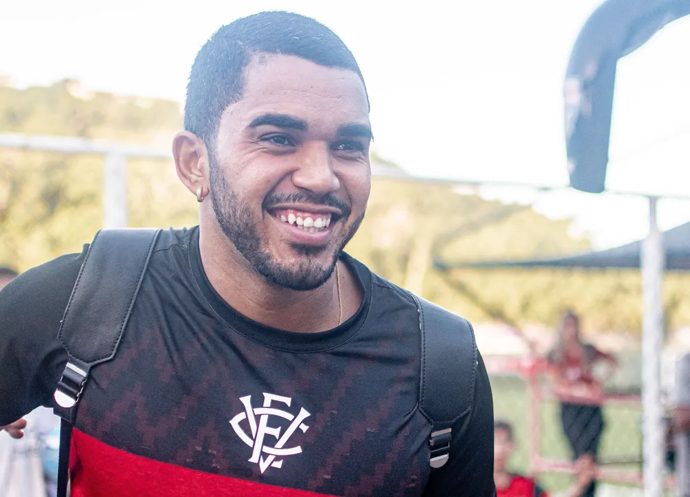 Goleiro Lucas Arcanjo, titular do Vitória