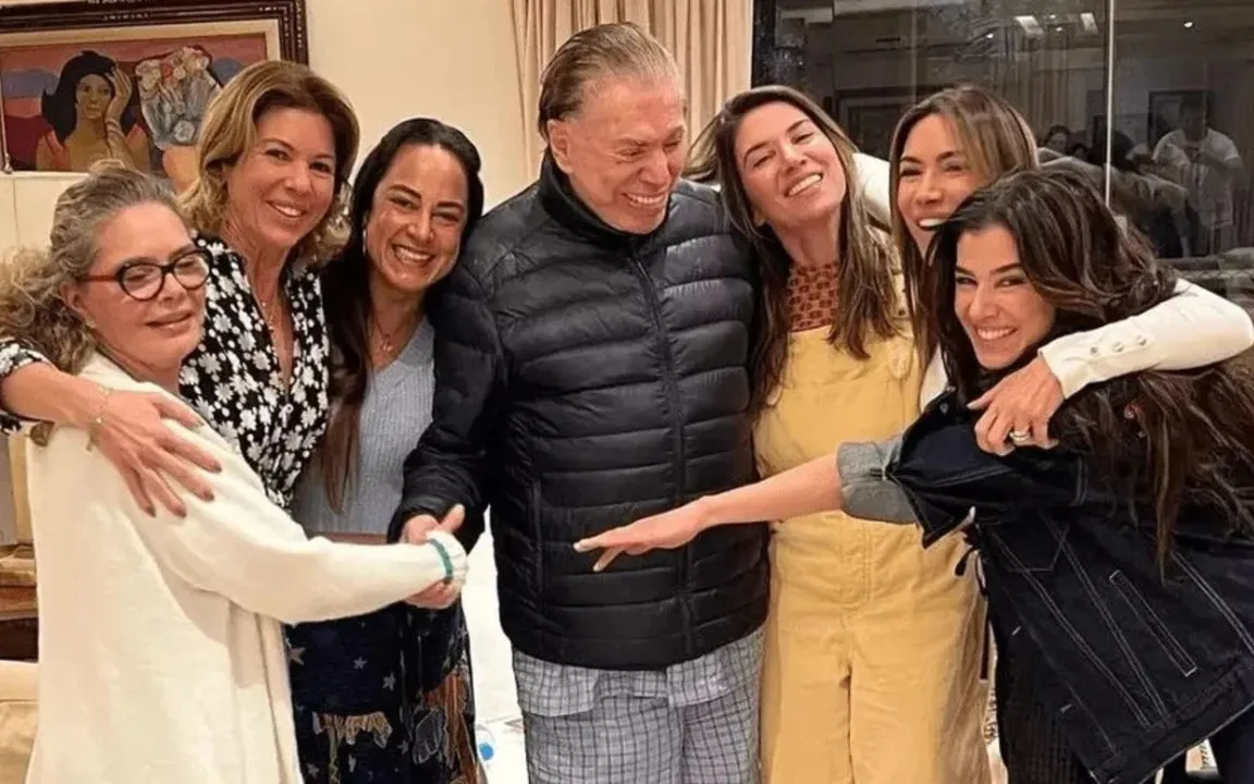 Silvio e as seis filhas juntas