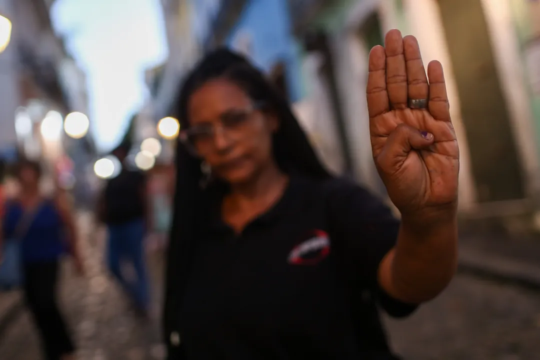 Artista plástica Silvia Bispo ressalta que desrespeito pelo corpo feminino é um problema estrutural