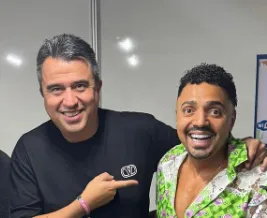Tirullipa brinca com suposto trisal de ex-político