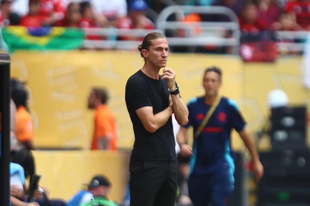 Técnico Filipe Luís tem trabalho no Flamengo reconhecido internacionalmente