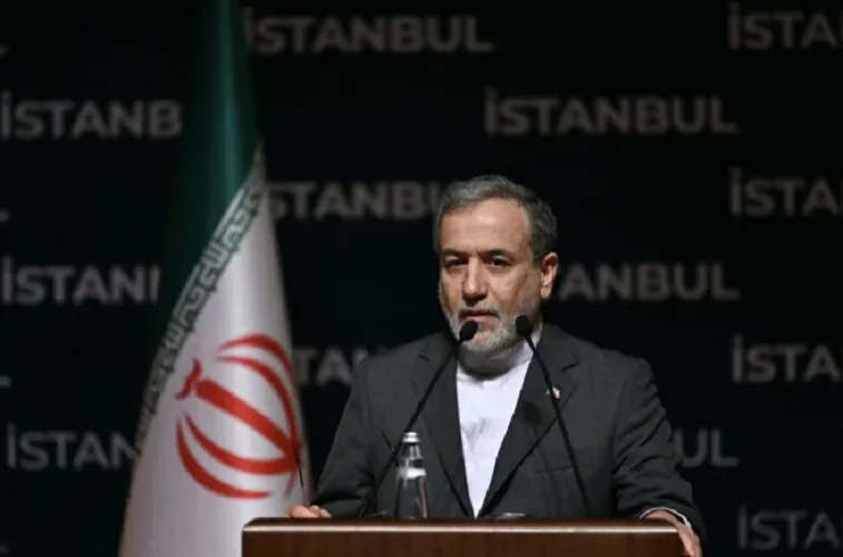 Vce-ministro das Relações Exteriores do Irã, Abbas Araghchi, contradisse o anúncio do presidente norte-americano