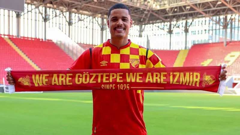 Janderson é o novo reforço do Goztepe, da Turquia. Após 63 jogos e 11 gols com a camisa do Vitória, o atacante se despediu do clube nas redes sociais e agradeceu a torcida rubro-negra.