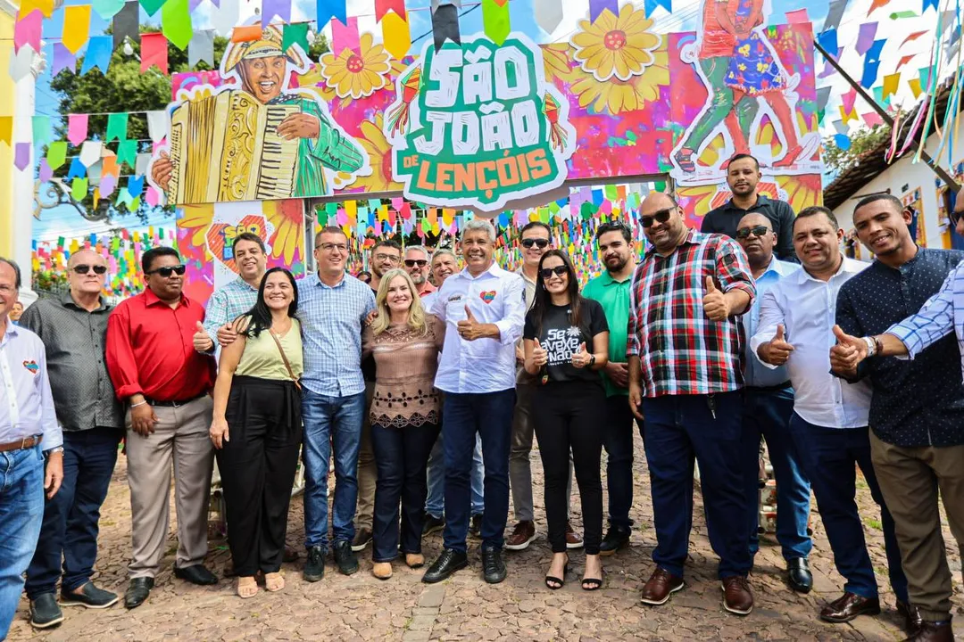 Imagem ilustrativa da imagem Jerônimo Rodrigues reúne mais de 90 prefeitos em caravana no São João