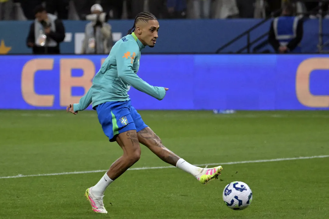 Raphinha é um dos jogadores valiosos do Brasil que não vai jogar o Mundial de Clubes