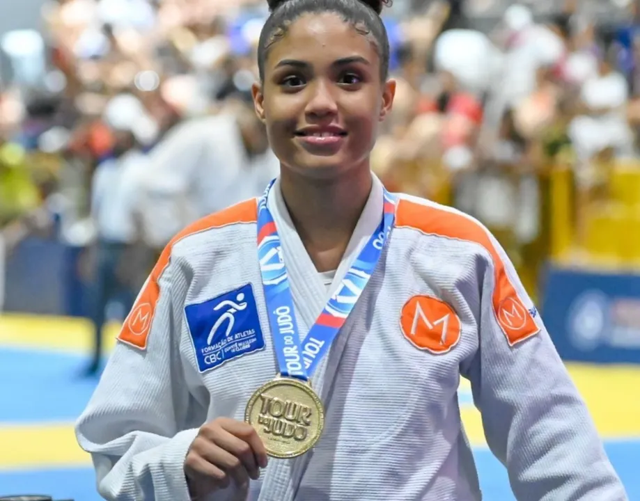 Rafaela Borges, 15 anos, compete com atletas até dois anos mais velhas na categoria cadete