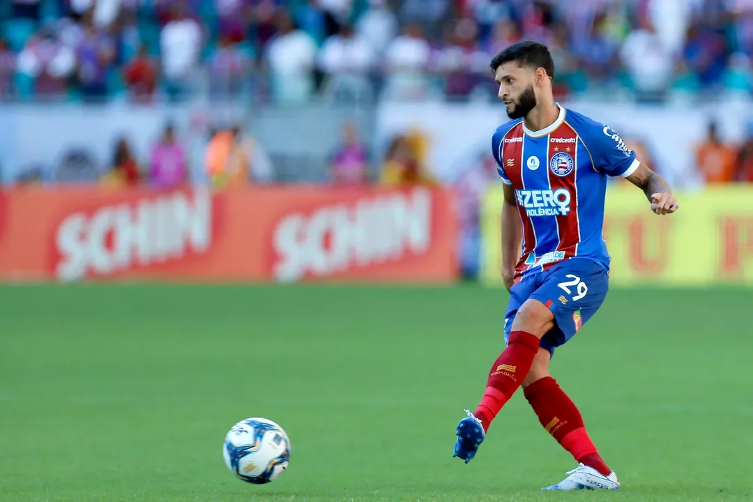 Juninho Capixaba, lateral-esquerdo ex-Bahia
