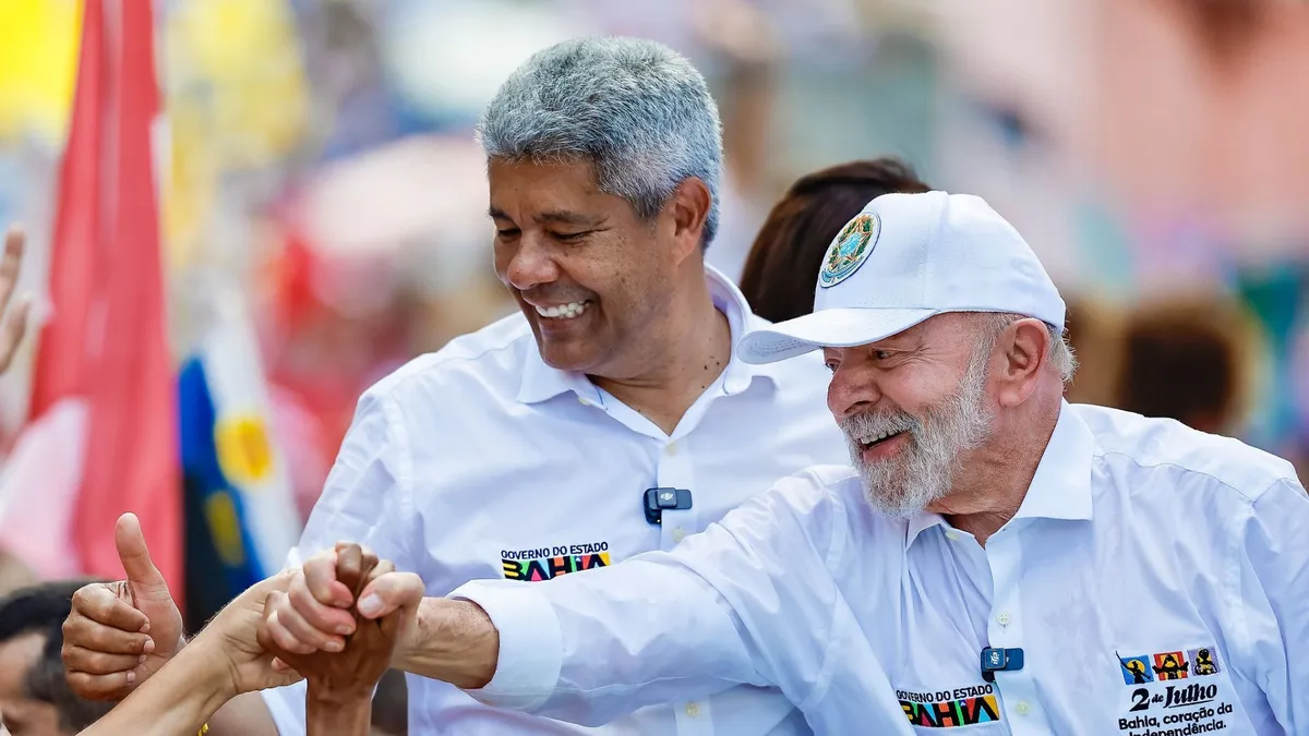 Lula durante cortejo do 2 de Julho