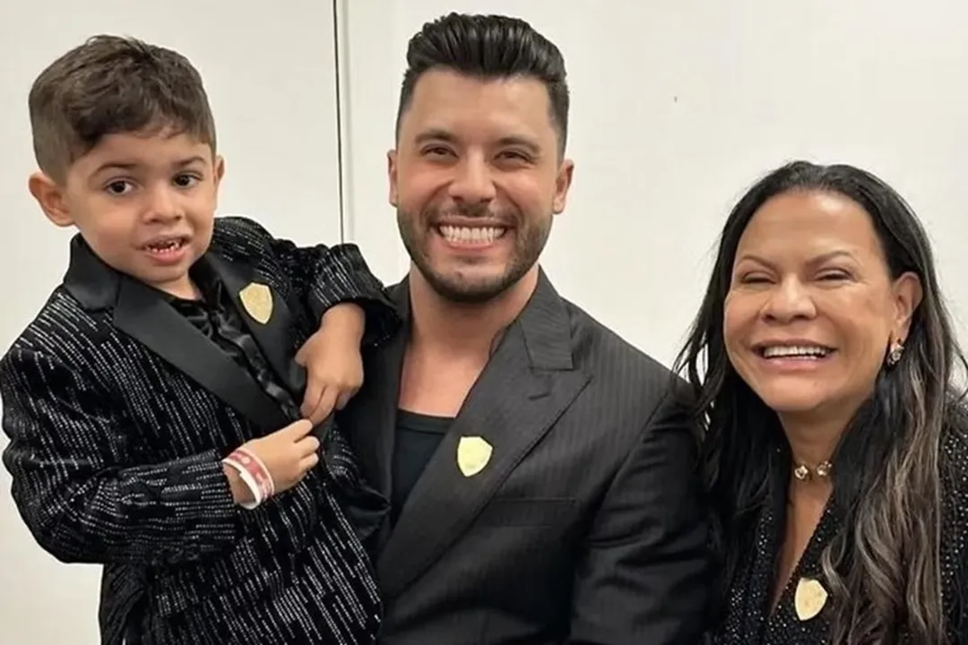 Murilo Huff, Dona Ruth, mãe de Marília Mendonça, e Léo