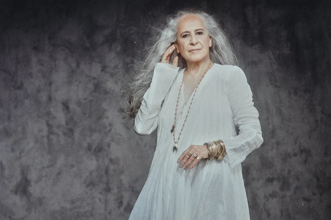 Maria Bethânia comemora 60 anos de carreira com turnê