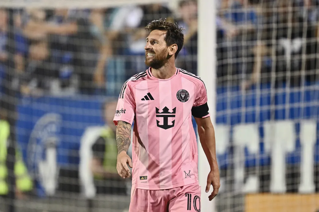 O Al-Ahli reabriu negociações com Lionel Messi e promete “fazer o que for preciso” para contratar o craque, que tem contrato com o Inter Miami até 2025.