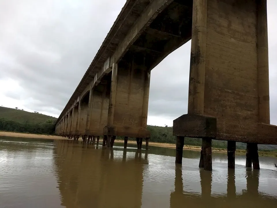Ponte sobre o Rio Jequitinhonha, em Itapebi