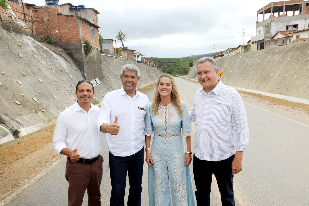 Governador entregou obras e anunciou novos investimentos para Jaguaquara e região
