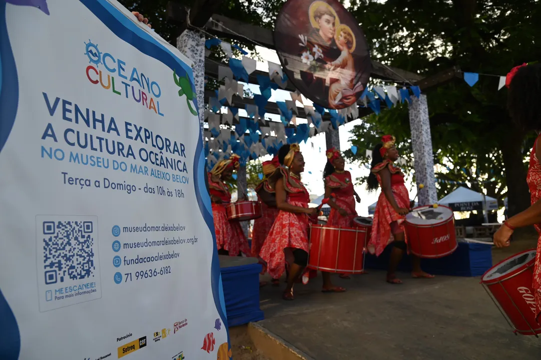 Banda Didá tocando no Largo de Santo Antônio a convite do Museu do Mar Aleixo Belov