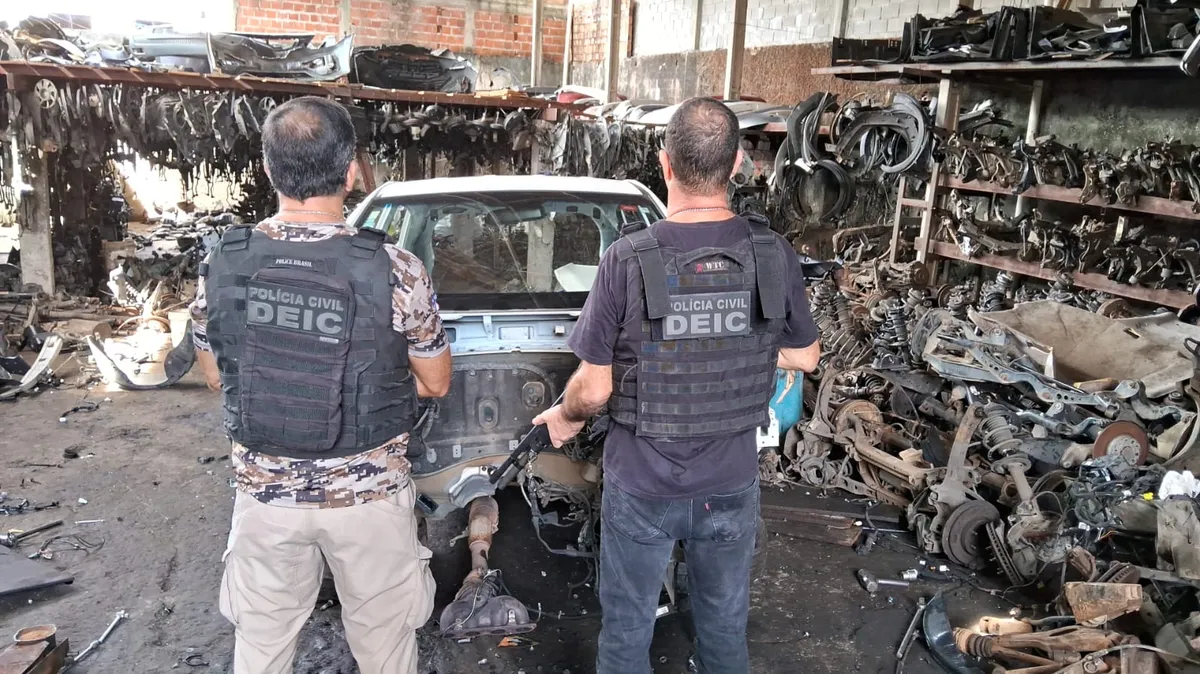 Policiais civis flagraram desmanche de veículo roubado há quase um mês