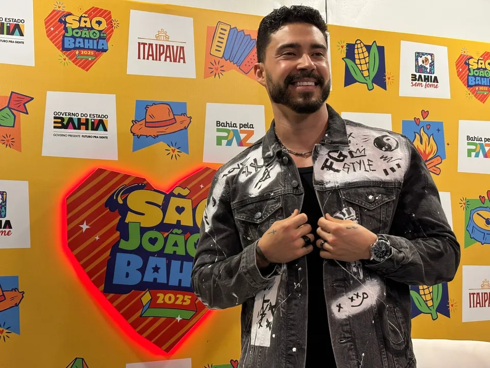 Felipe Gama, vocalista da banda Papazoni,