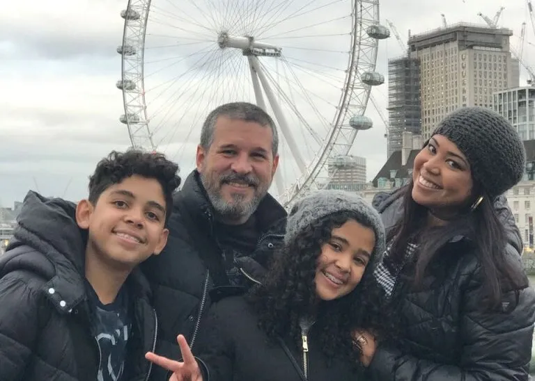 Pastor famoso anuncia divórcio de cantora gospel após mais de 20 anos